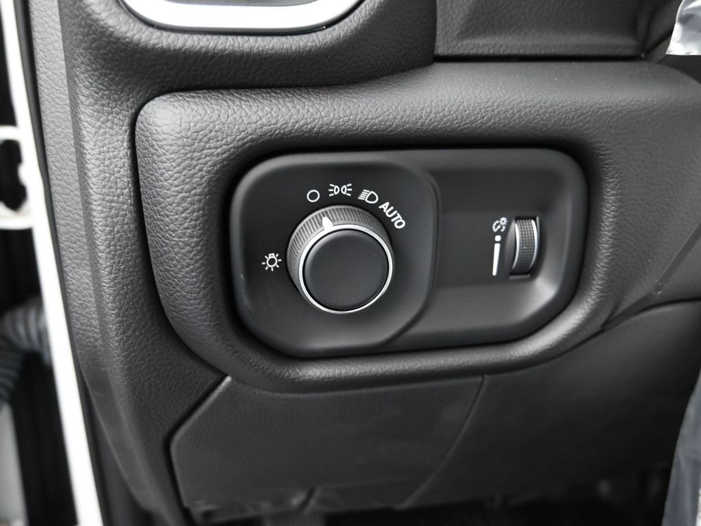 Used 2023 RAM 4500 SLT w/ Quick Order Package 2YG SLT RWD image 13