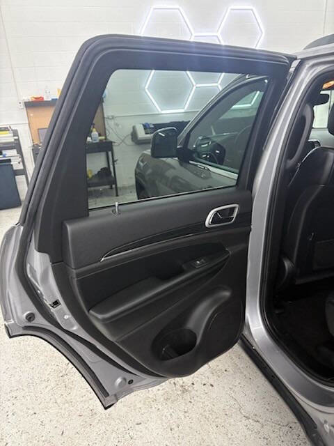 Used 2020 Jeep Grand Cherokee Limited image 24