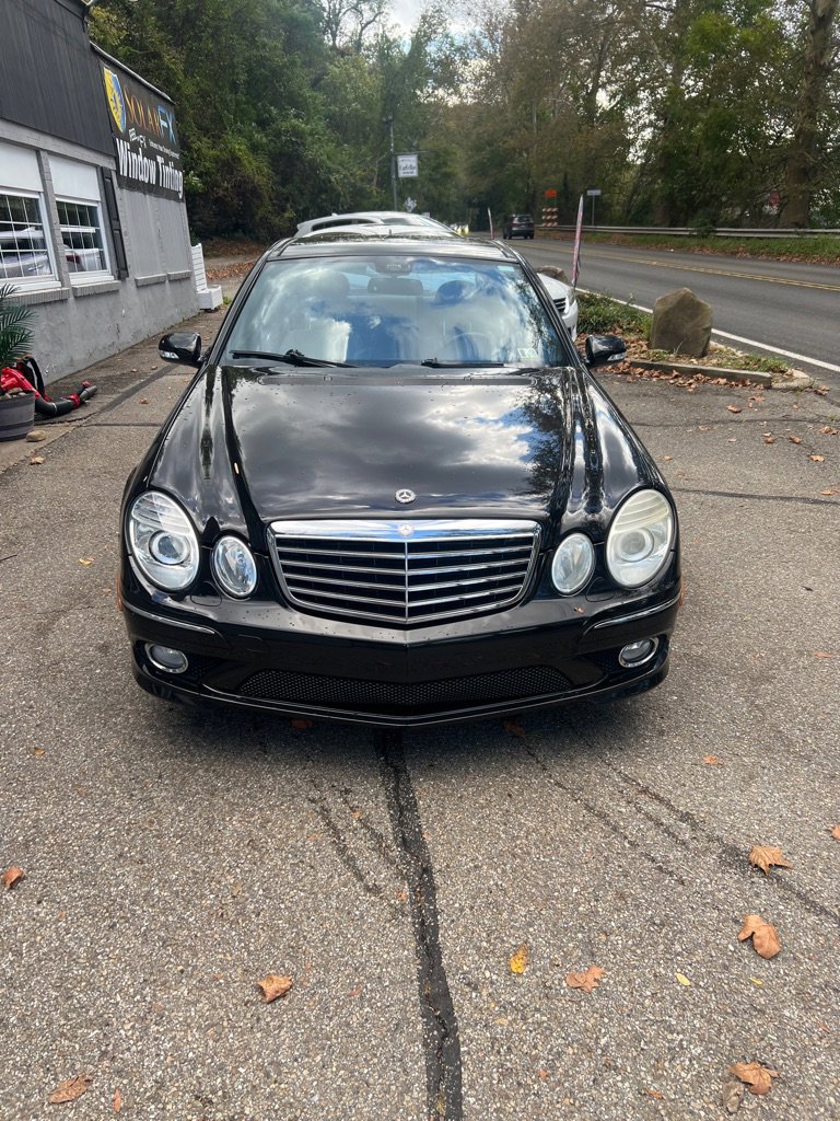 Used 2009 Mercedes-Benz E 350 4MATIC Sedan image 2