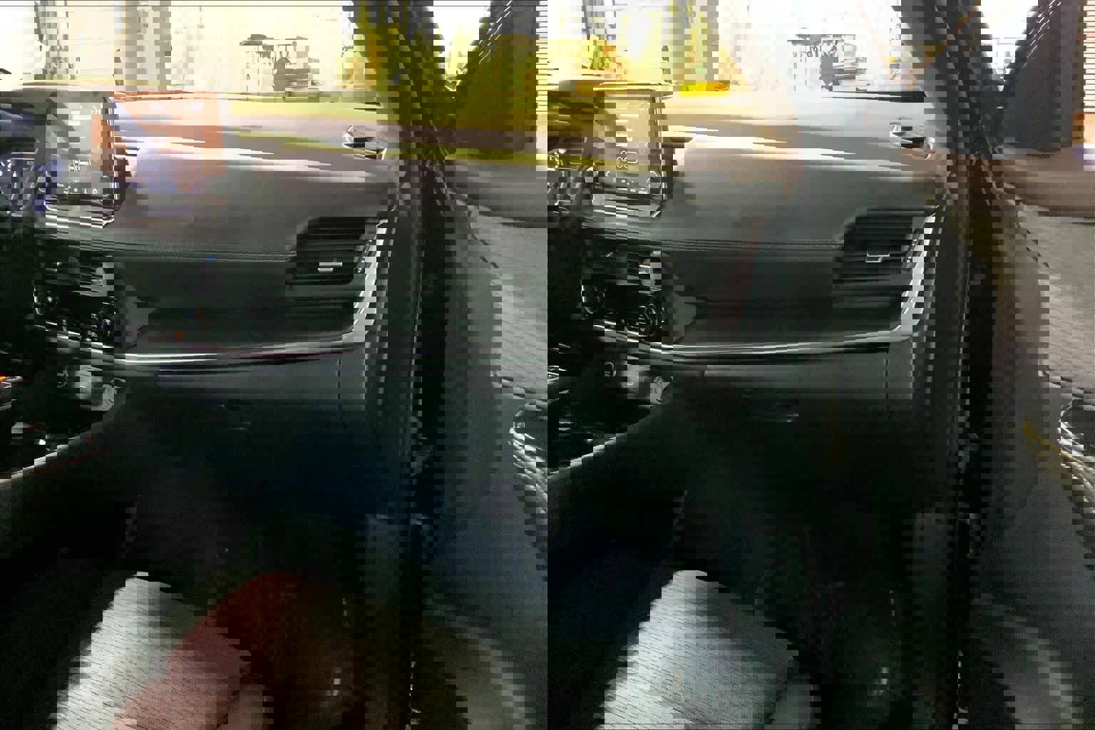 Used 2023 Nissan Rogue SV image 19