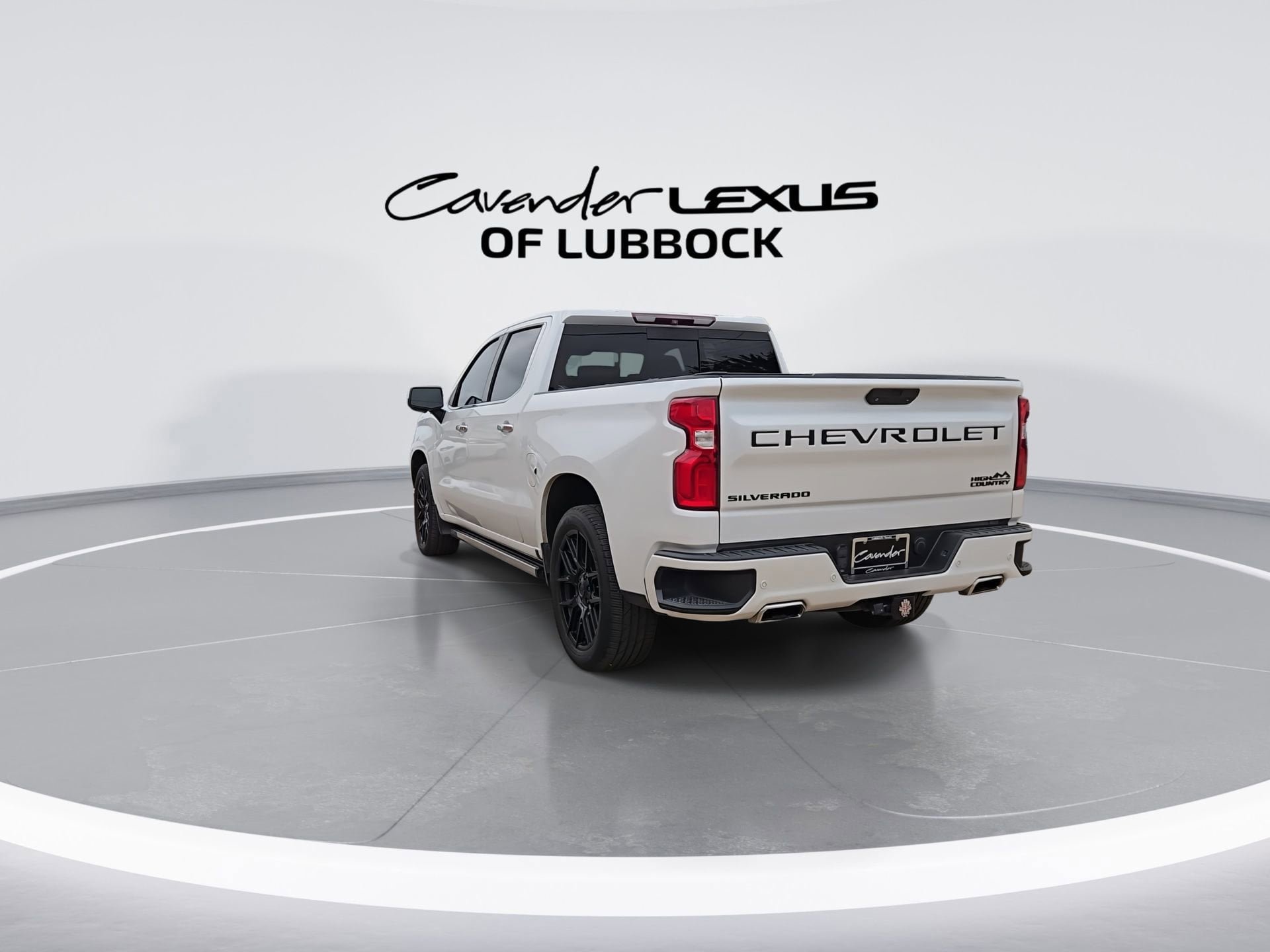 Used 2019 Chevrolet Silverado 1500 High Country w/ Technology Package AWD/4WD image 7