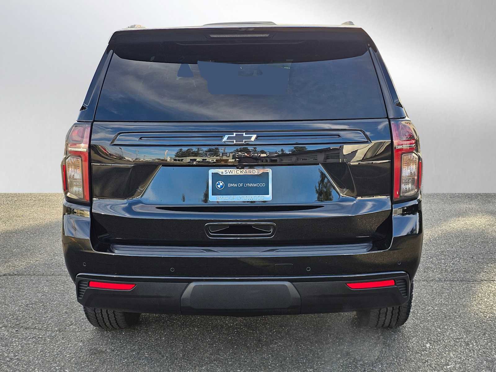 Used 2024 Chevrolet Tahoe Z71 w/ Luxury Package image 4