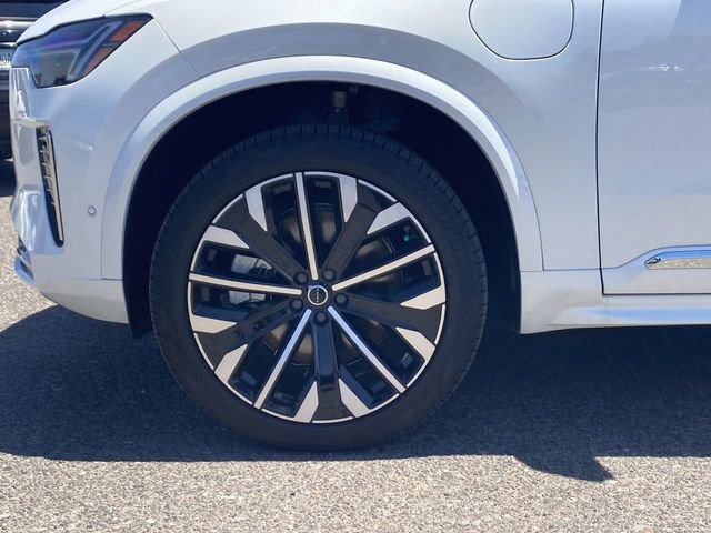 Used 2025 Volvo XC90 T8 Ultra w/ Protection Package Premier image 11