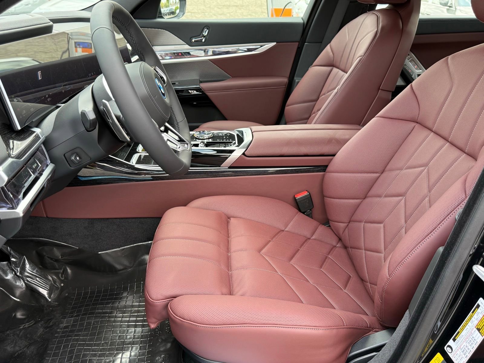 New 2026 BMW 750e xDrive AWD/4WD image 21