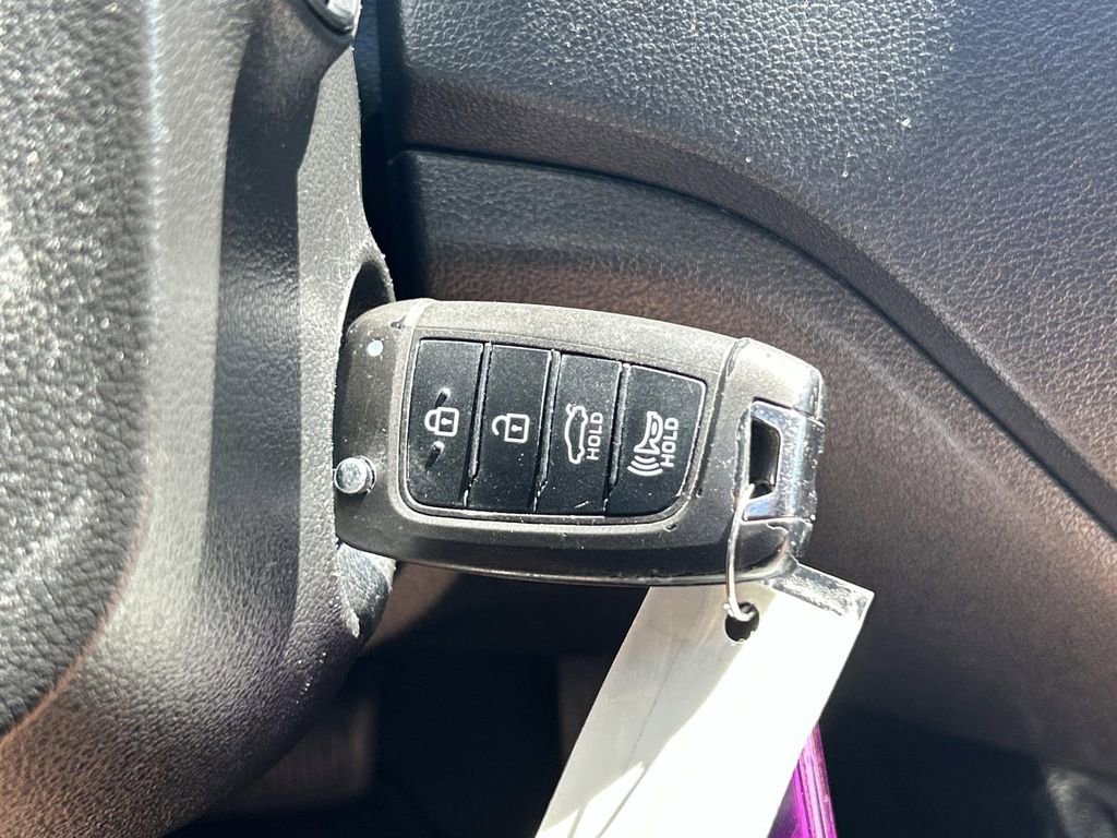 Used 2020 Hyundai Accent SE image 25