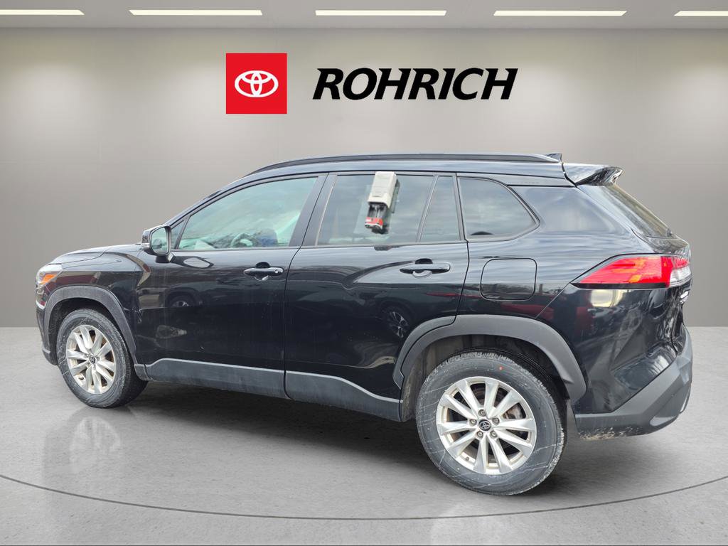 Used 2023 Toyota Corolla Cross LE image 9