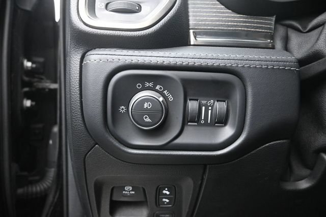 Used 2021 RAM 1500 Limited AWD/4WD image 16