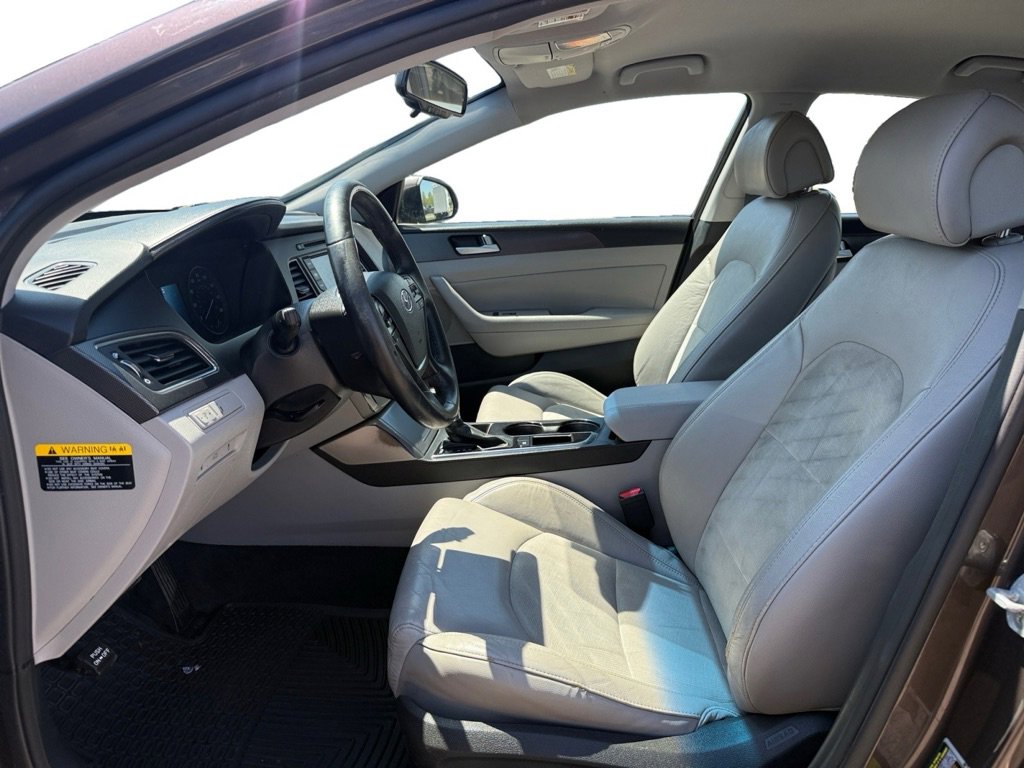 Used 2015 Hyundai Sonata Sport w/ Option Group 03 FWD image 9