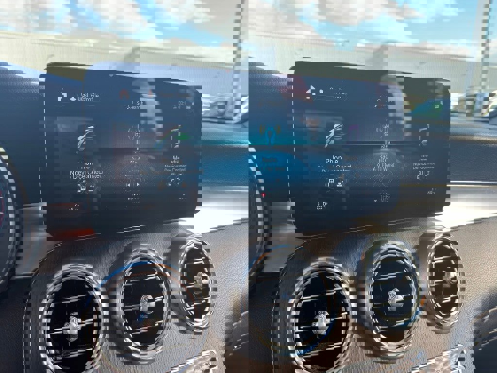 Certified 2022 Mercedes-Benz GLC 300 4MATIC w/ Premium Package Lite image 21