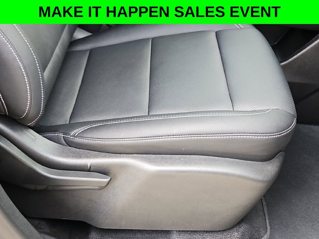 Used 2025 Chevrolet Traverse LT w/ Driver Confidence Package FWD image 30