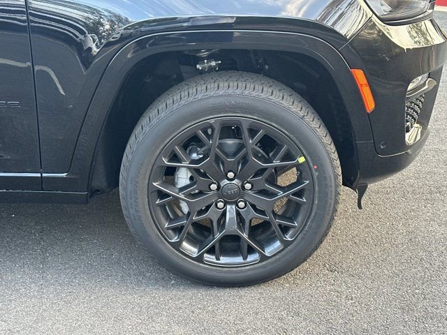 New 2025 Jeep Grand Cherokee Summit image 12
