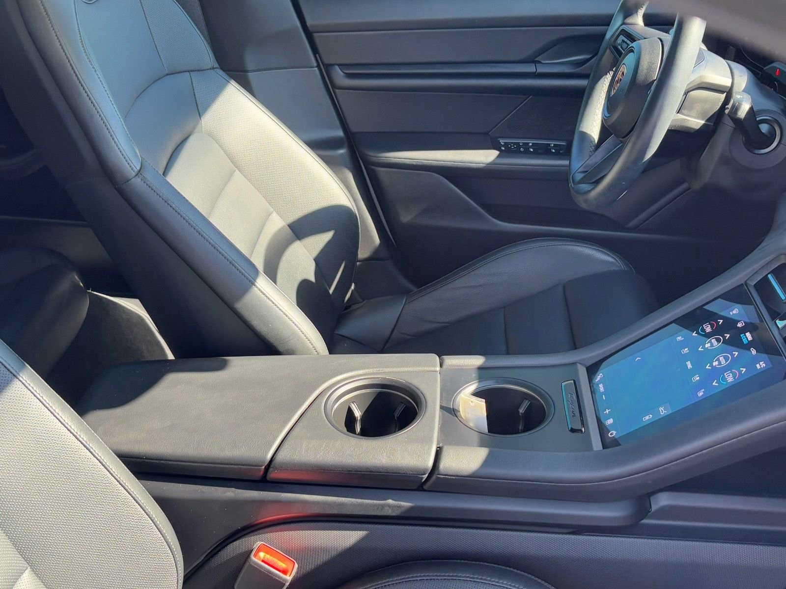 Used 2023 Porsche Taycan image 9