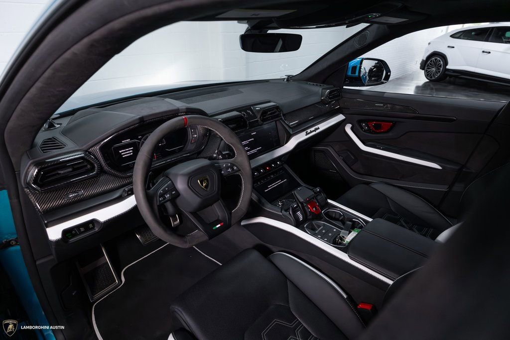 Used 2025 Lamborghini Urus Performante AWD/4WD image 27