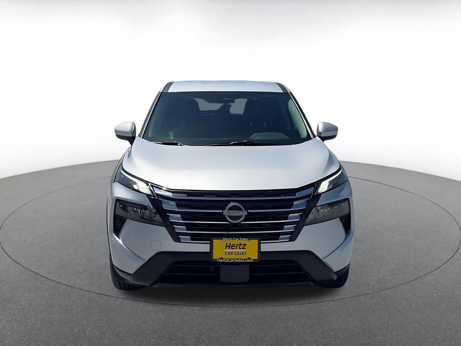 Used 2025 Nissan Rogue SV FWD image 4