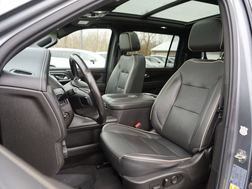 Used 2021 Chevrolet Suburban Premier w/ Premium Package image 12