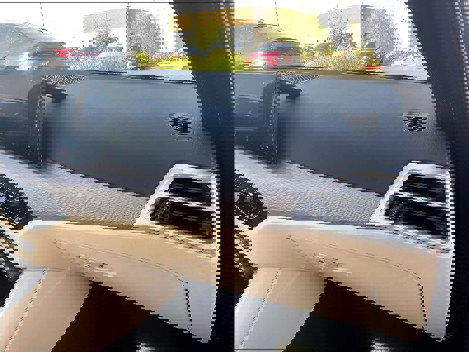 Certified 2025 BMW 330i Sedan w/ Convenience Package image 18