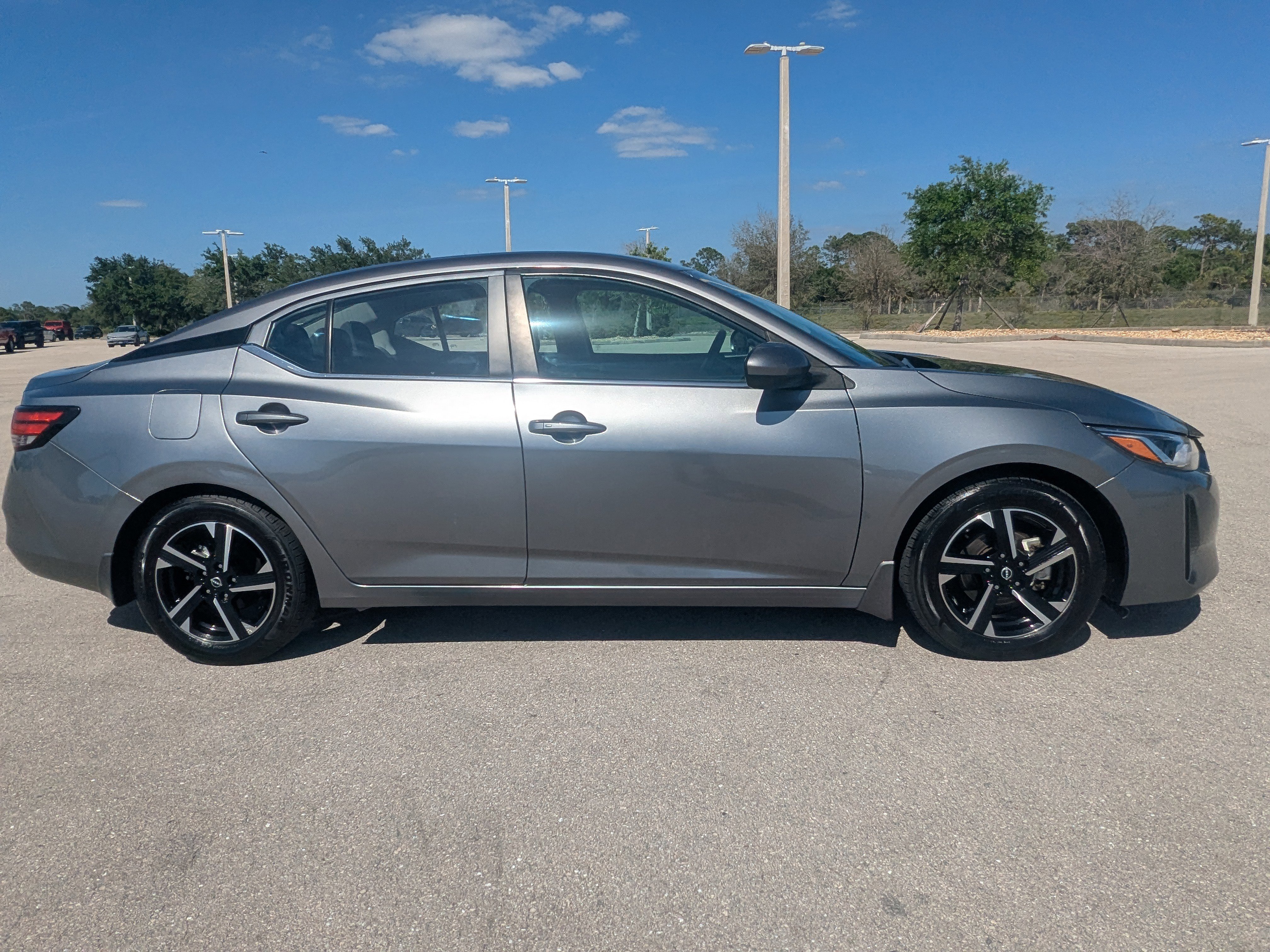 Used 2024 Nissan Sentra SV w/ All-Weather Package FWD image 4