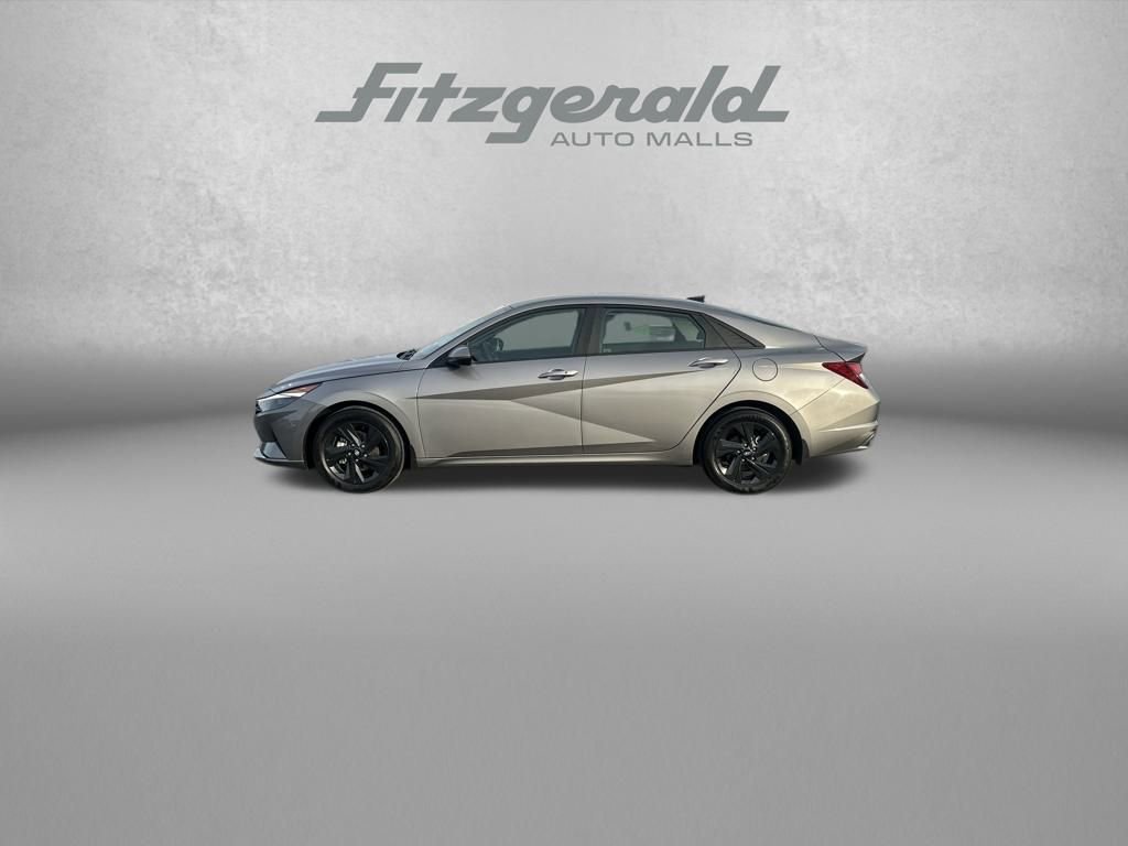 Used 2023 Hyundai Elantra SEL image 4