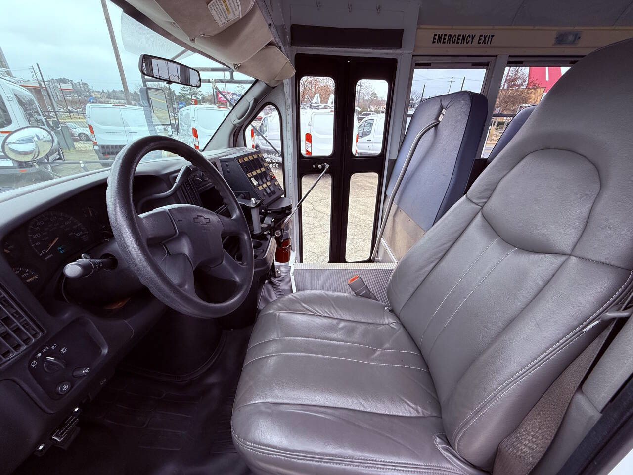 Used 2006 Chevrolet Express 3500 w/ School Bus Package image 9
