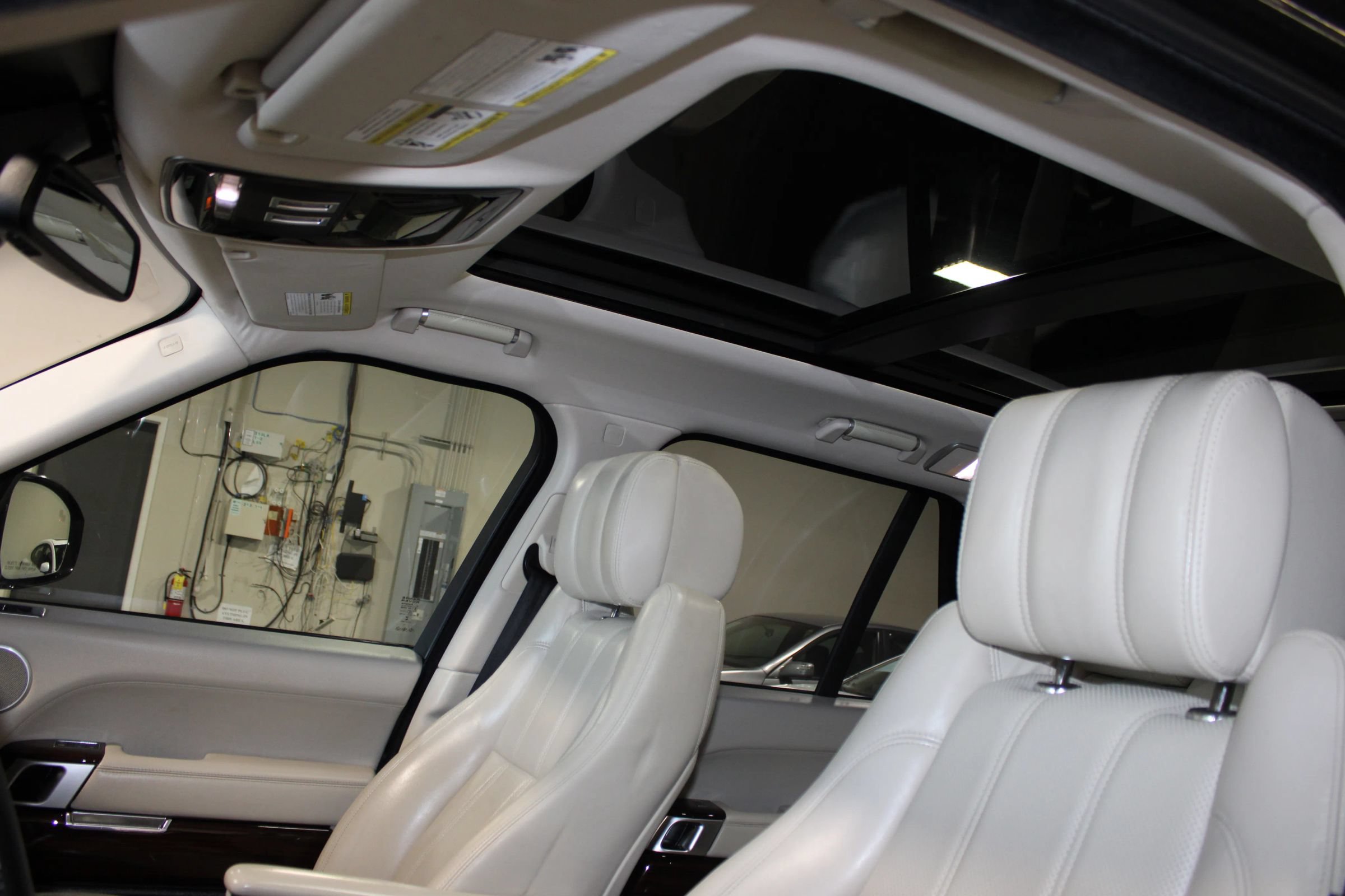 Used 2014 Land Rover Range Rover Supercharged AWD/4WD image 29