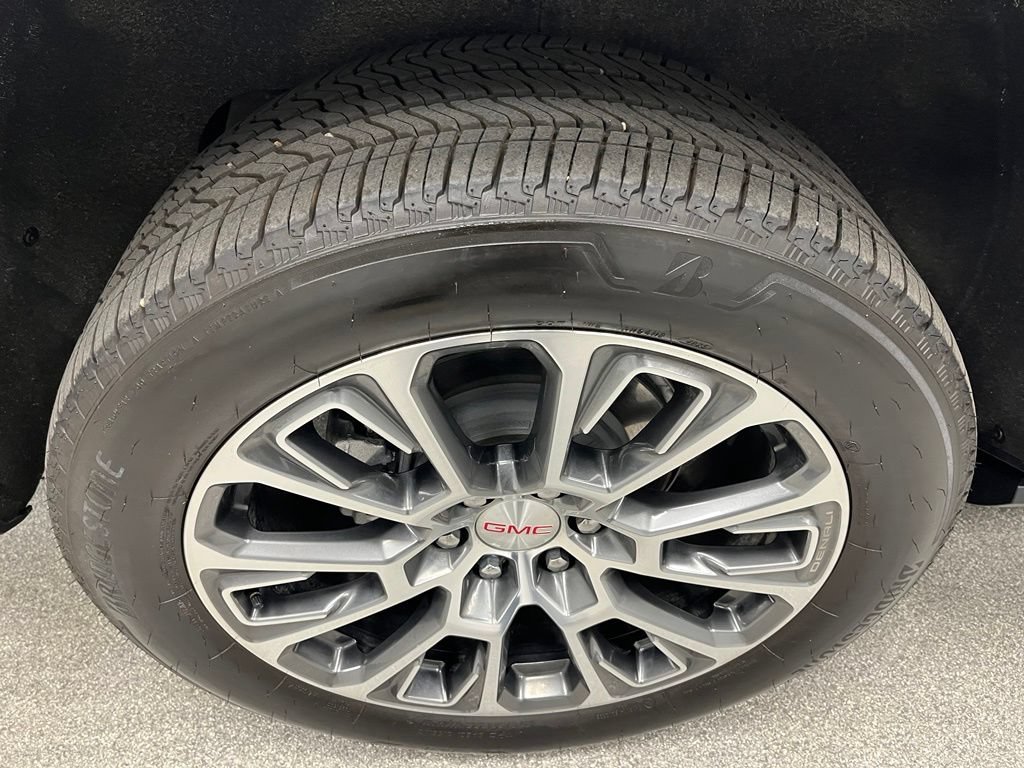 Used 2026 GMC Yukon Denali w/ Sun & Power Step Package AWD/4WD image 17