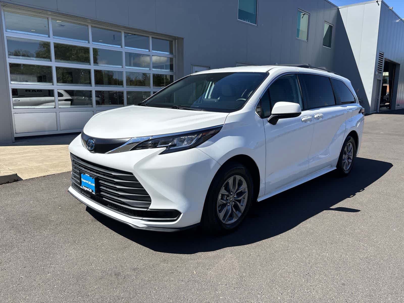 Used 2022 Toyota Sienna LE