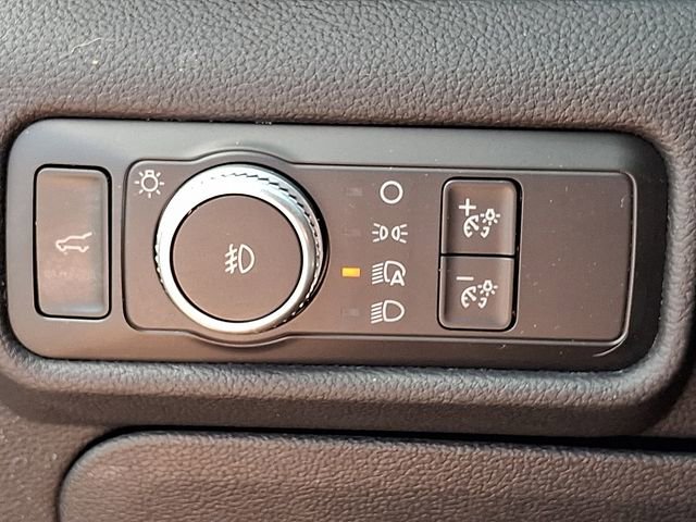 Used 2020 Ford Explorer XLT w/ Equipment Group 202A image 25