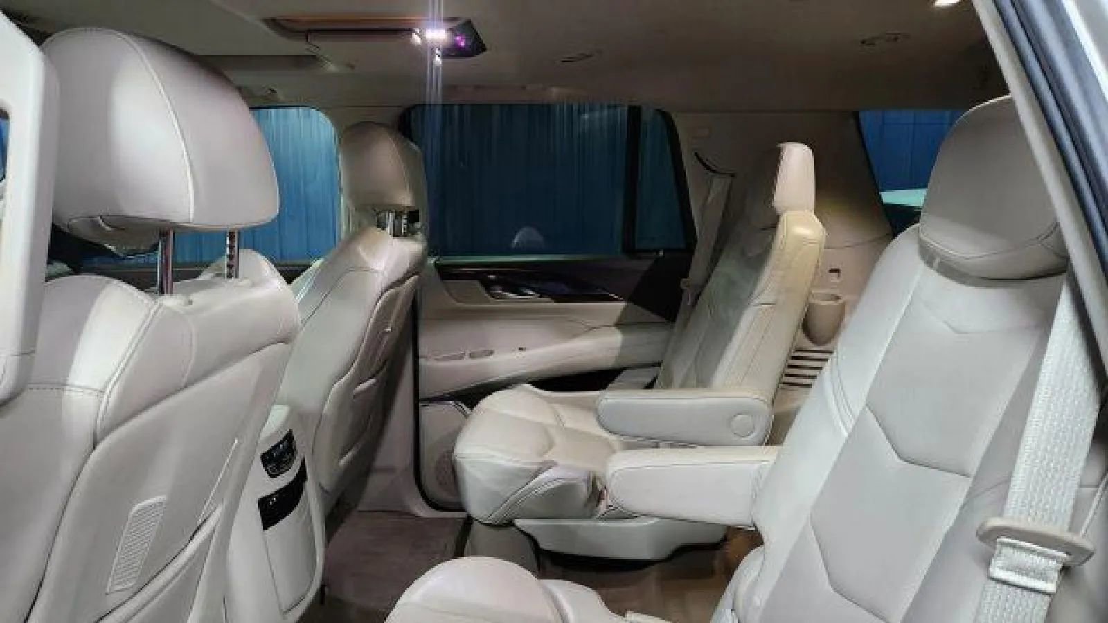 Used 2015 Cadillac Escalade Premium image 23