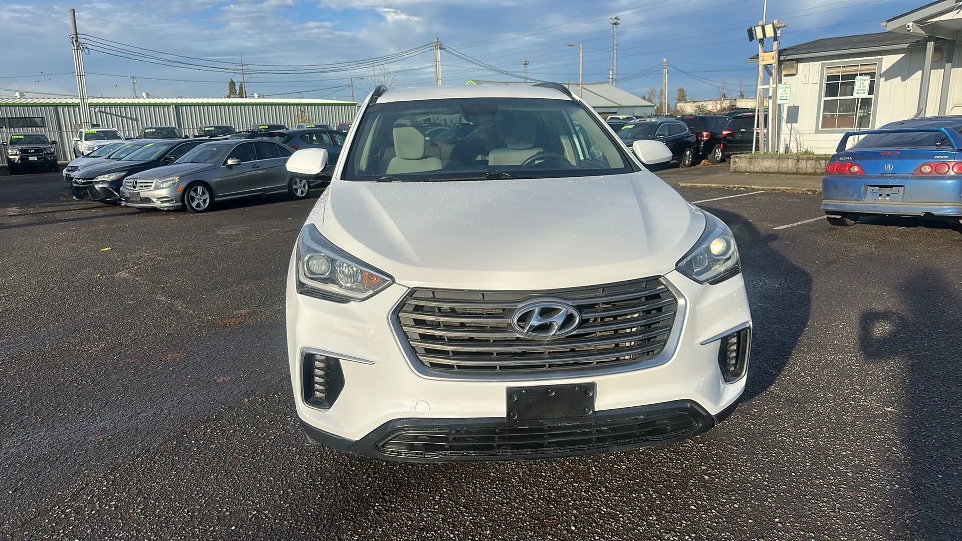 Used 2019 Hyundai Santa Fe XL SE image 1