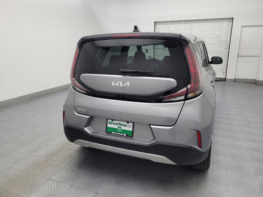Used 2025 Kia Soul LX image 7