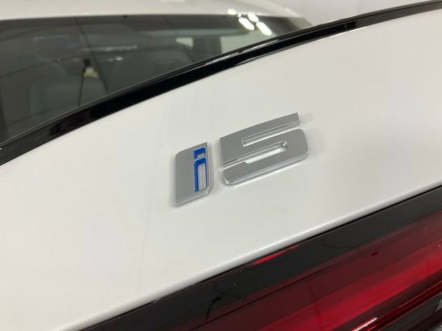 Used 2024 BMW i5 eDrive40i w/ M Sport Package image 51