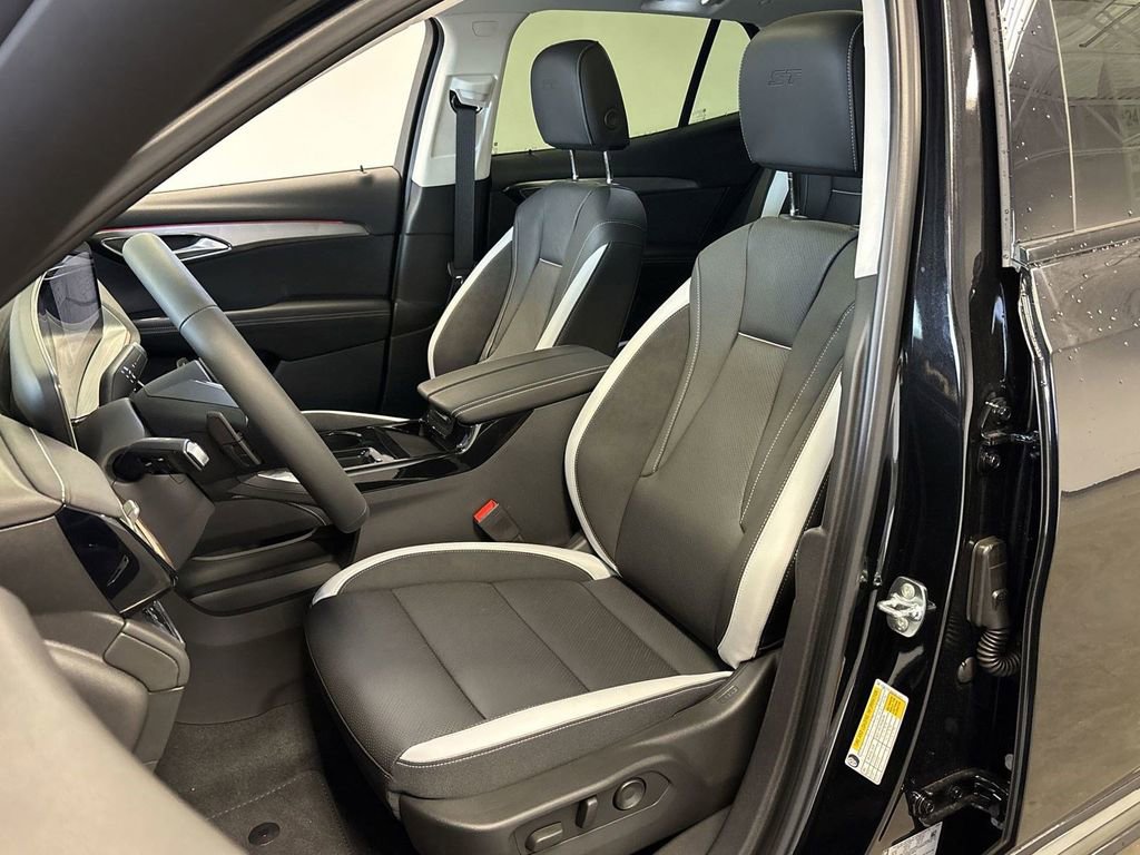 New 2025 Buick Envision Sport Touring image 24