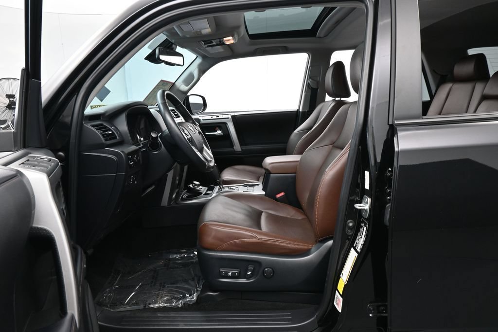 Used 2024 Toyota 4Runner Limited AWD/4WD image 11