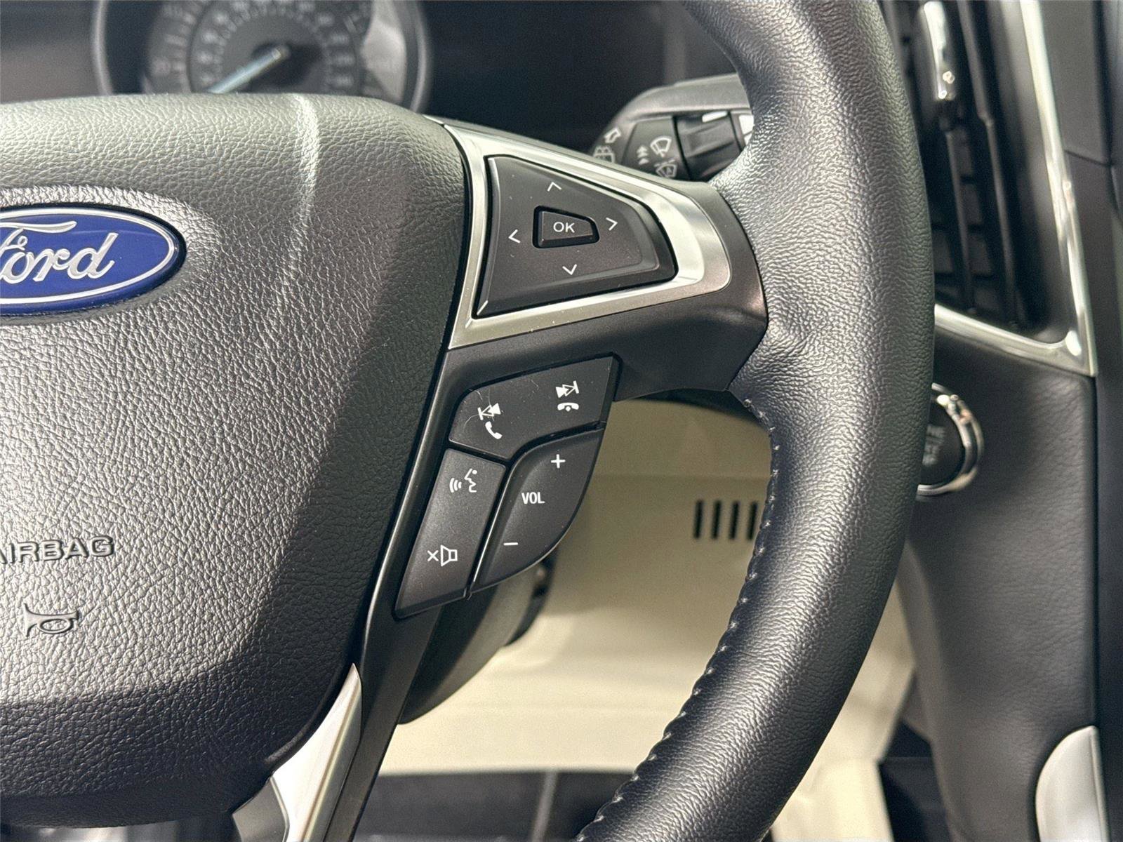 Used 2022 Ford Edge Titanium AWD/4WD image 18