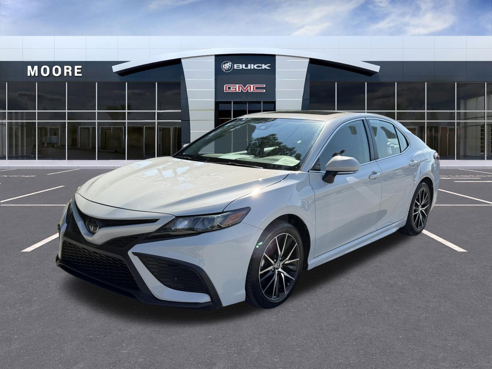 Used 2024 Toyota Camry SE w/ Convenience Package FWD image 7