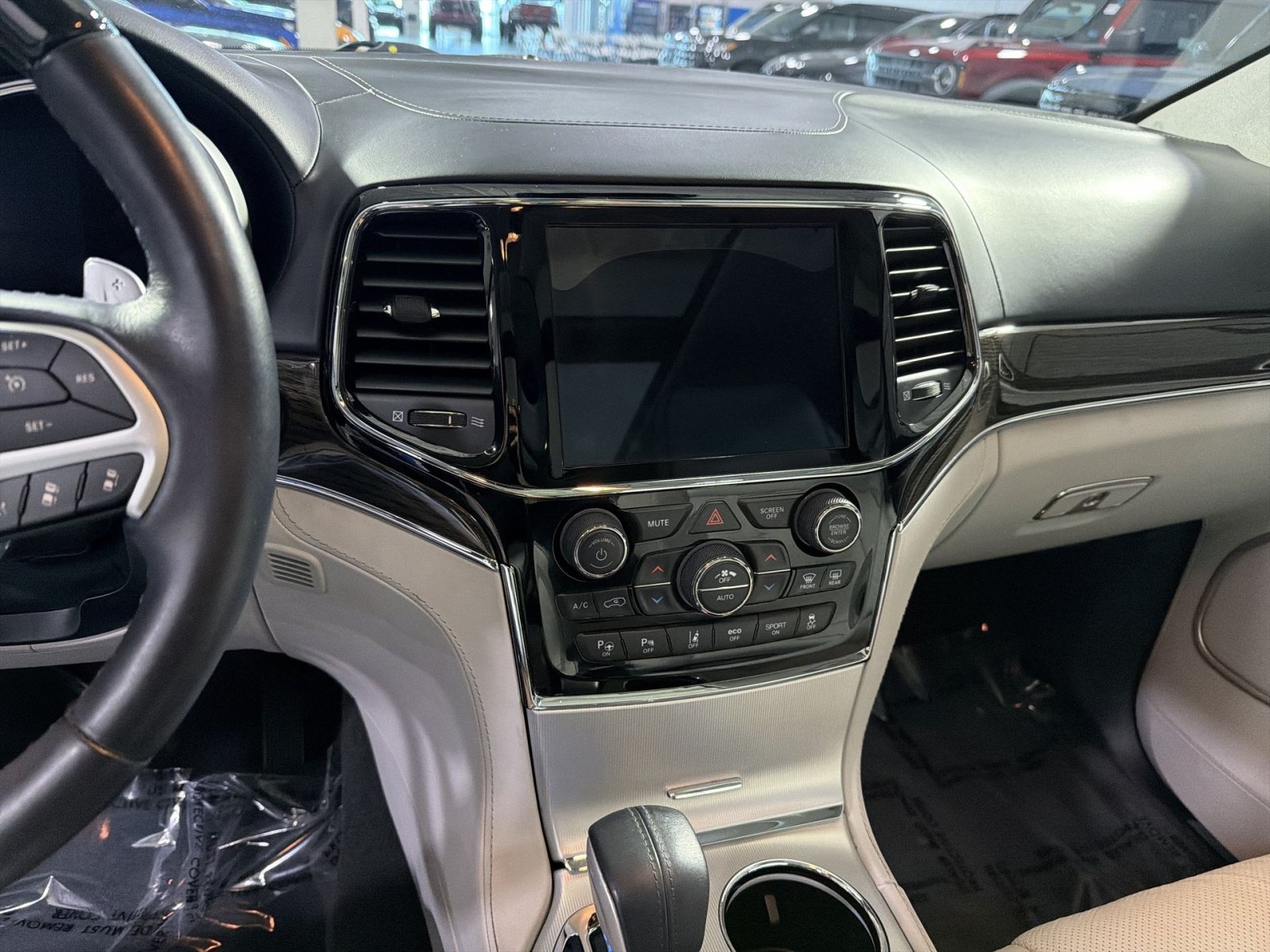 Used 2020 Jeep Grand Cherokee Summit AWD/4WD image 22