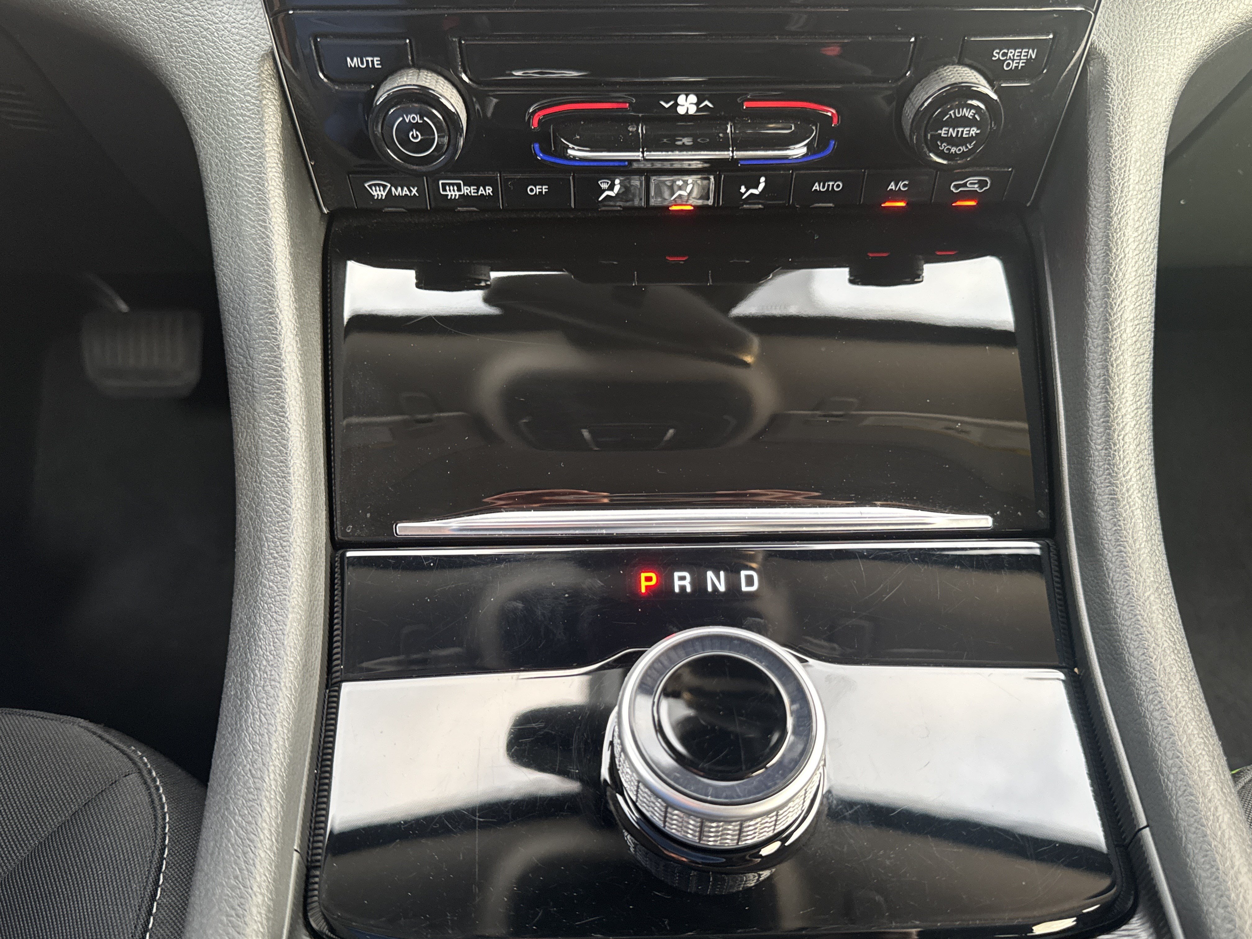 Used 2023 Jeep Grand Cherokee L Laredo w/ Trailer Tow Group (B) AWD/4WD image 21