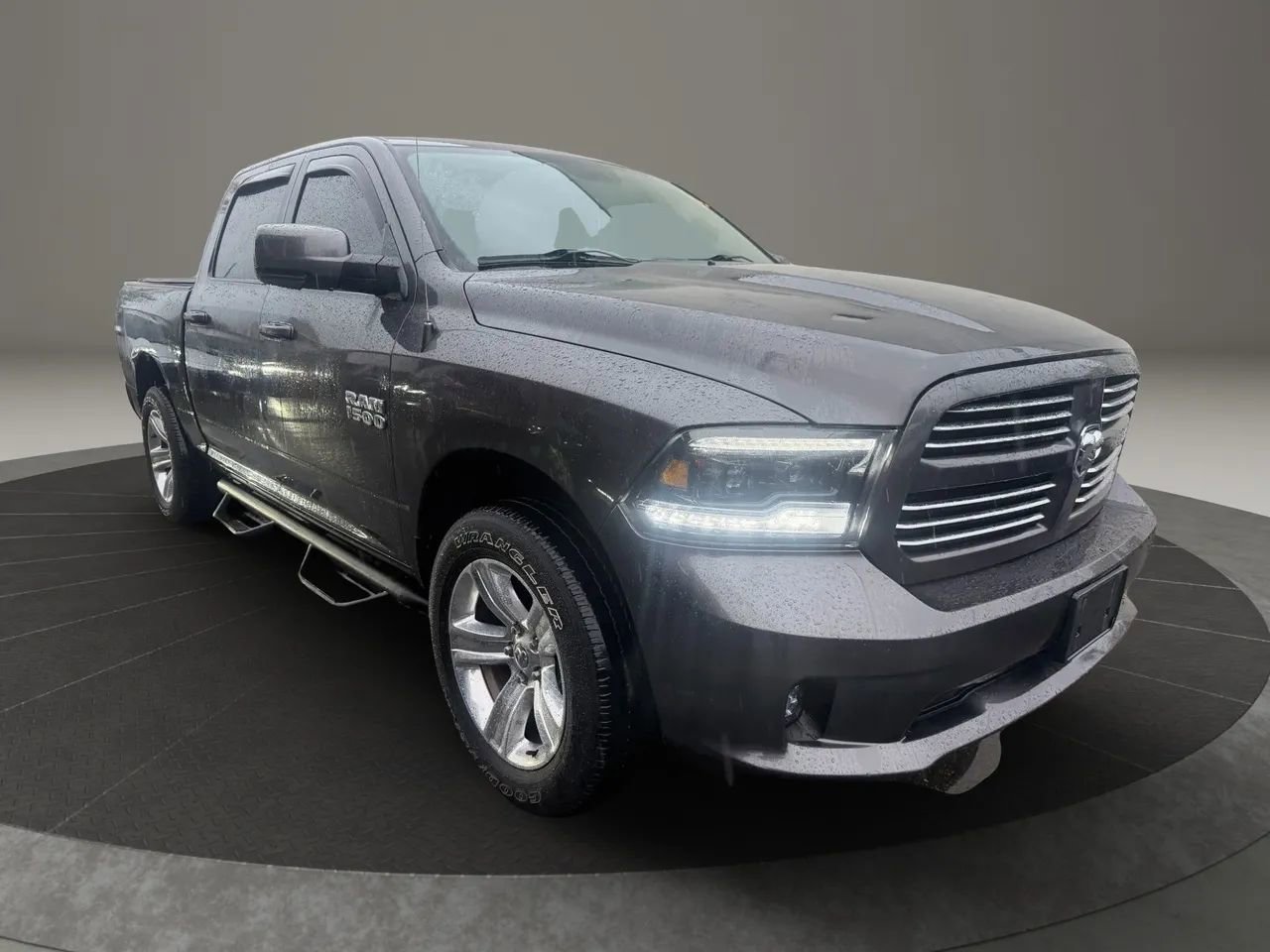 Used 2017 RAM 1500 Sport image 3
