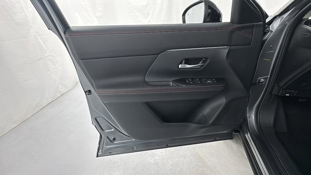 New 2026 Nissan Kicks SR w/ Cold Weather Package AWD/4WD image 18