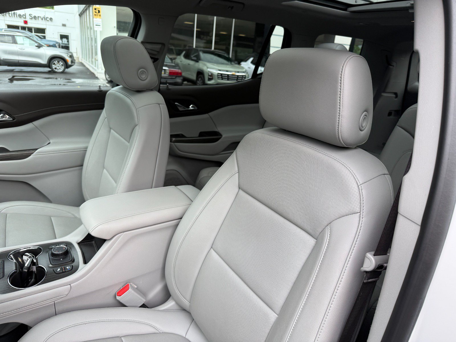 Used 2023 GMC Acadia SLT w/ Preferred Package AWD/4WD image 14