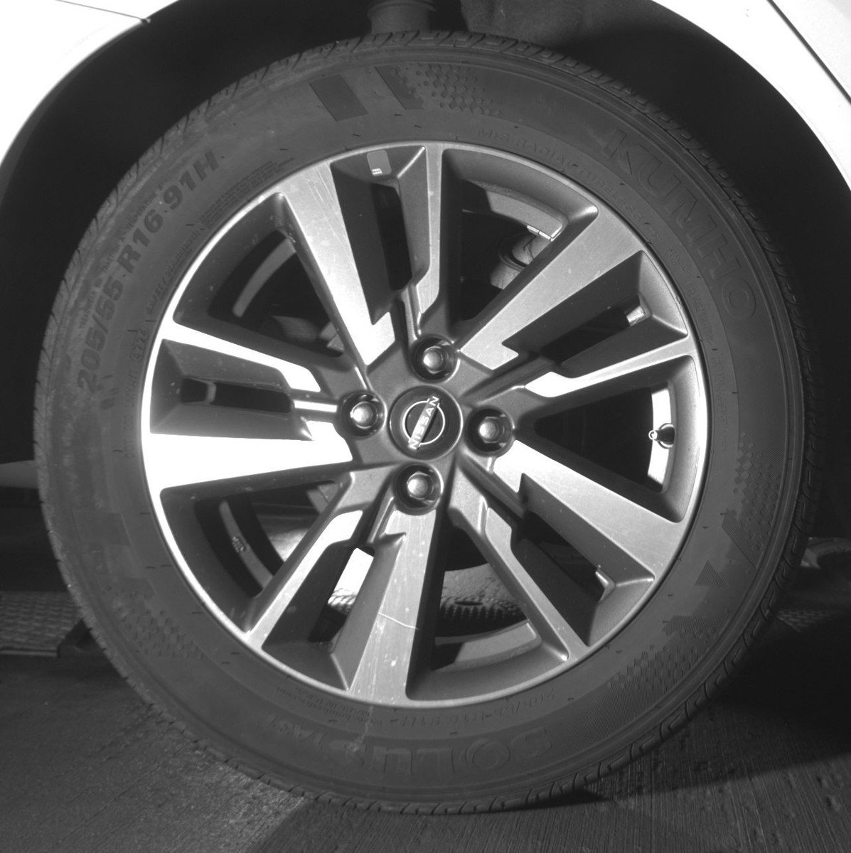 Used 2025 Nissan Versa SV image 15