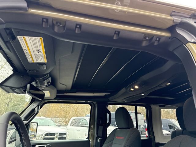 Used 2025 Jeep Wrangler Unlimited Rubicon w/ Safety Group image 30