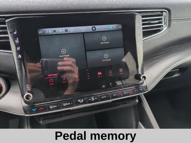 Used 2024 Jeep Wagoneer Series II w/ Flexible Seating Group image 7