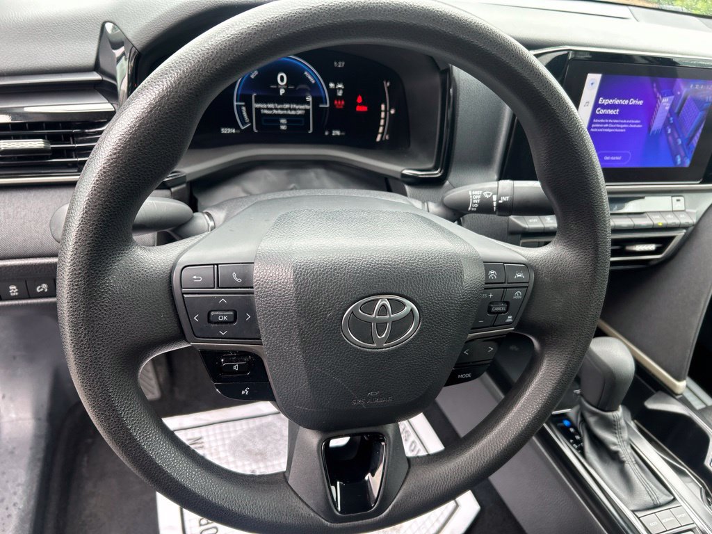 Used 2025 Toyota Camry LE FWD image 23