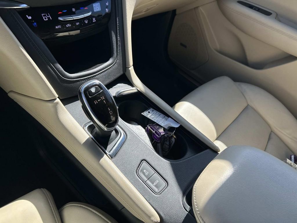 Used 2017 Cadillac XT5 Premium Luxury image 32