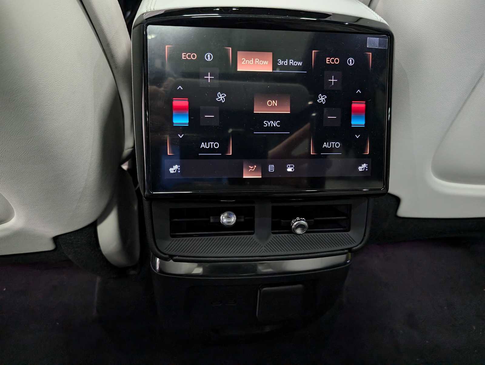 New 2026 Cadillac Vistiq Sport w/ LPO, Floor Liner Package image 17