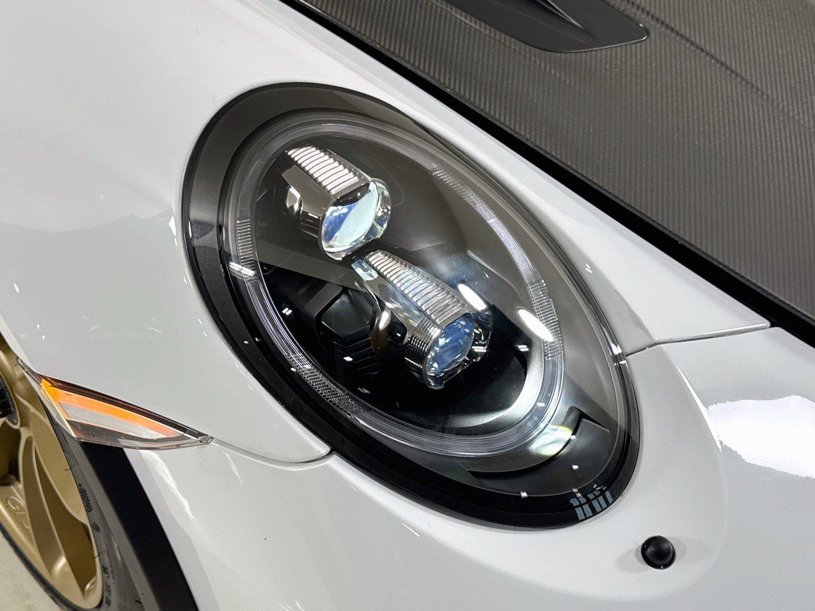 Used 2019 Porsche 911 GT3 RS w/ Weissach Package RWD image 39
