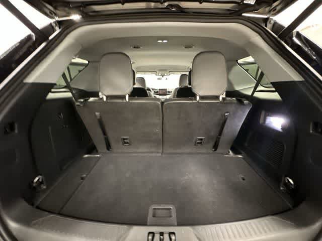 Used 2024 Ford Explorer XLT w/ Equipment Group 202A AWD/4WD image 17