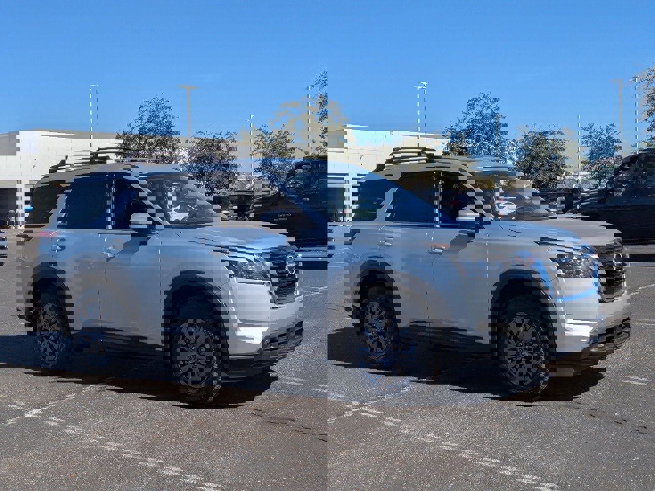 New 2025 Nissan Pathfinder SV image 7