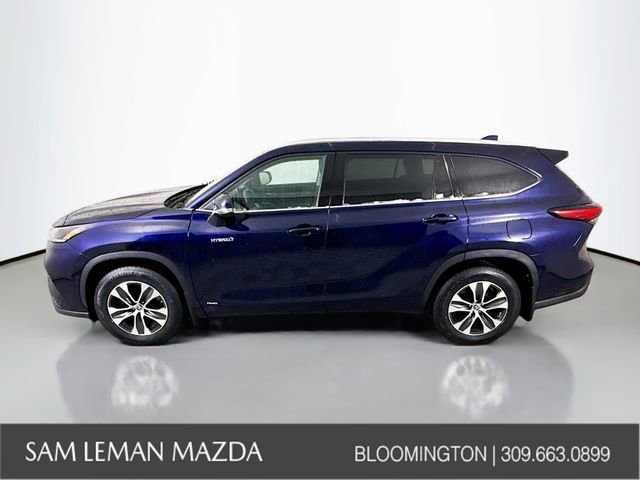 Used 2021 Toyota Highlander XLE AWD/4WD image 4